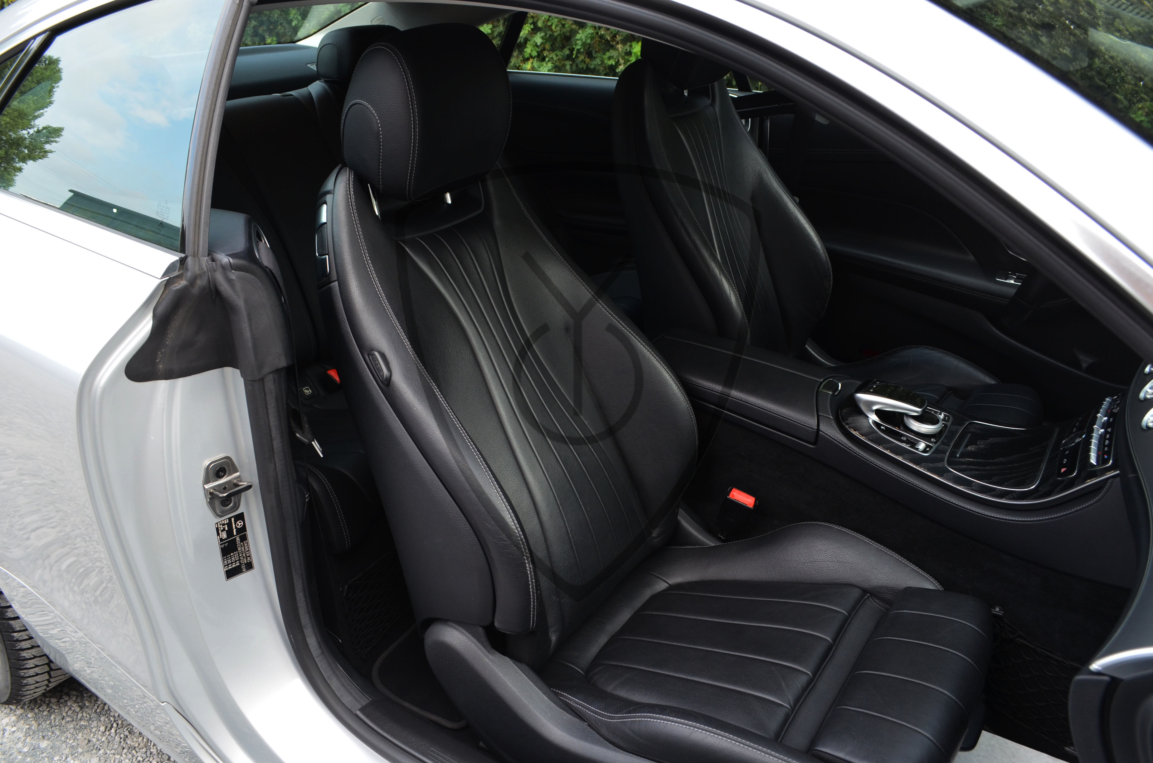 MERCEDES-BENZ-E220 — image 15